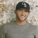 The Streak Continues: Cole Swindell Earns 6th Consecutive No. 1 Single, “Middle of a Memory”